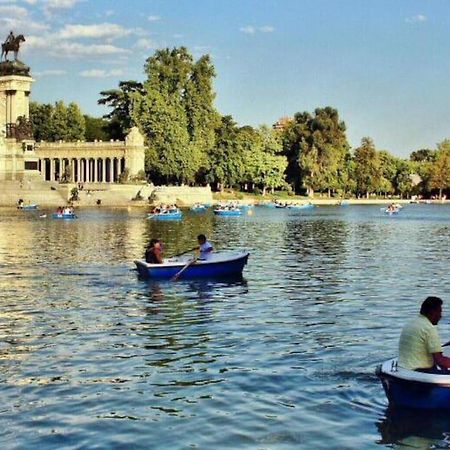 Por Los Pasos De Goya, Parque Retiro Madrid Ngoại thất bức ảnh