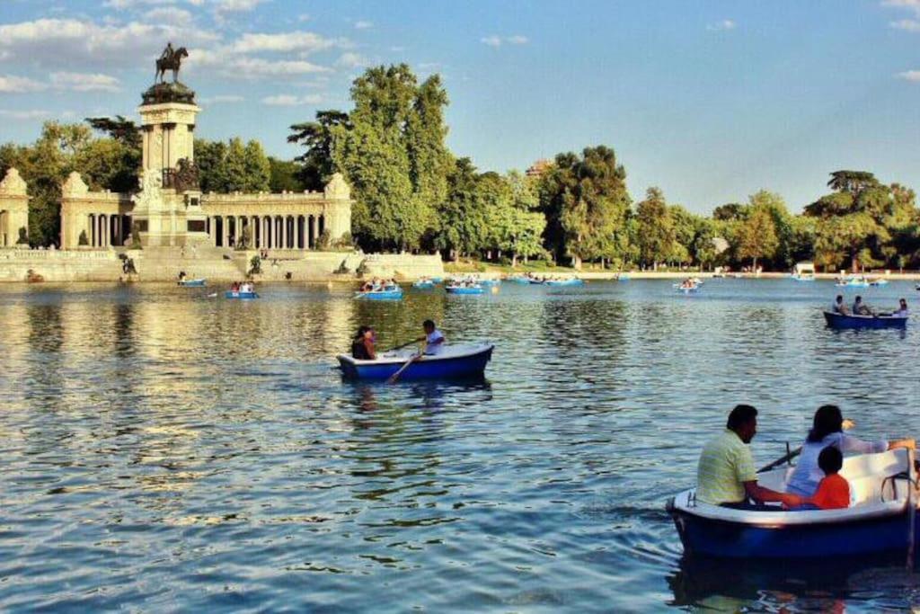 Por Los Pasos De Goya, Parque Retiro Madrid Ngoại thất bức ảnh